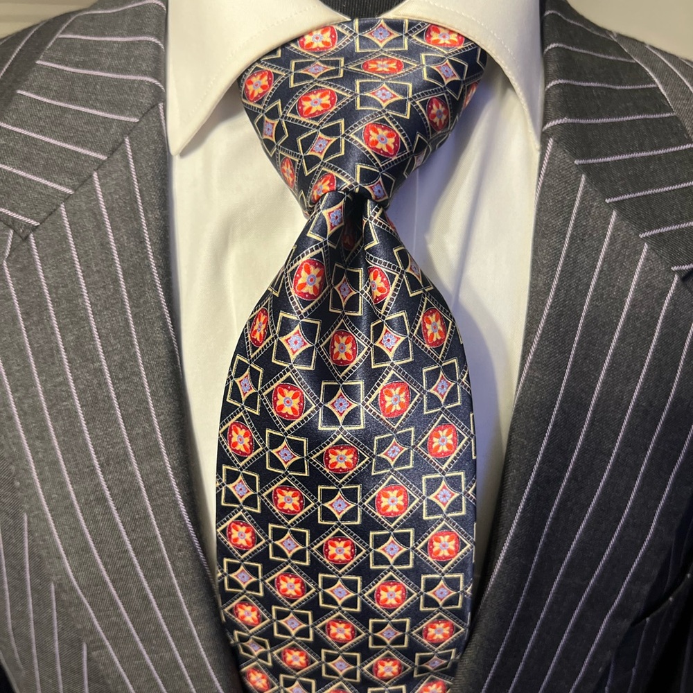 NWOT Brioni Red and Black Geometric Tie